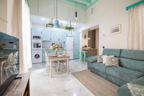 TV and multimedia, Kitchen or kitchenette, Living room, Dining area, minibar, stove