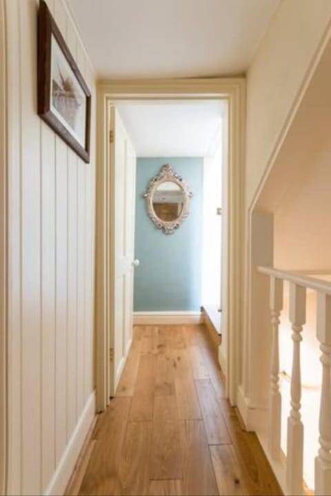 Charming stone cottage in the heart of Tetbury House in Tetbury