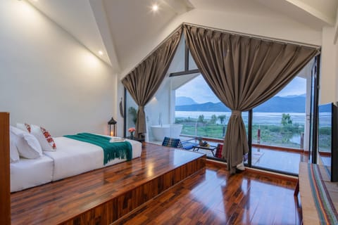 Bed, Natural landscape, Photo of the whole room, Bedroom, Mountain view, Sea view