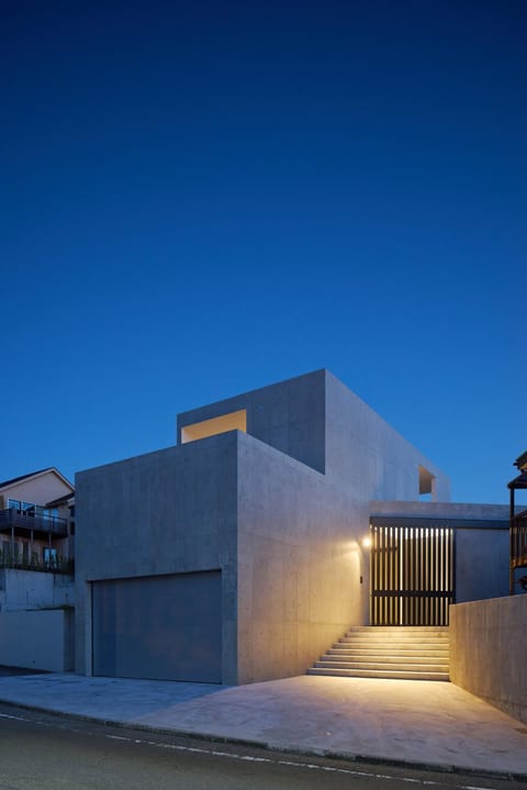 Property building, Facade/entrance, Night