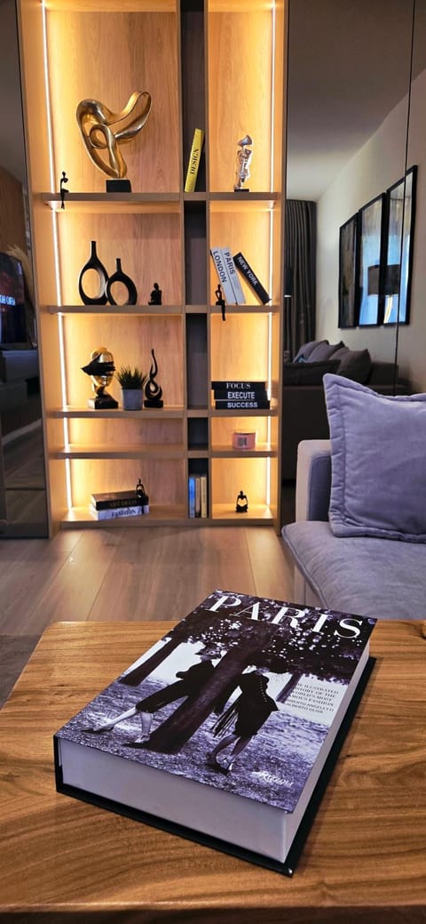 Library, Living room, Seating area