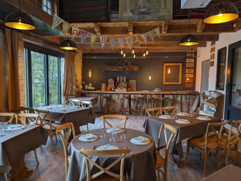 Living room, Lounge or bar, Banquet/Function facilities, Seating area