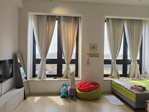 TV and multimedia, Photo of the whole room, Bedroom