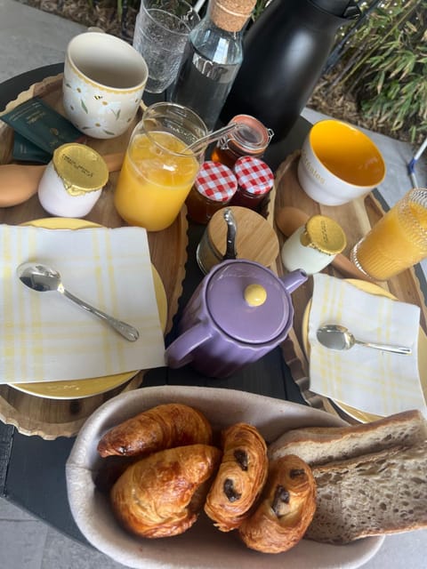 Food and drinks, Food, Breakfast, Continental breakfast