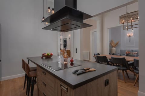 Kitchen or kitchenette, Dining area, stove