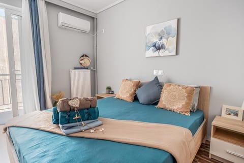 Bed, Photo of the whole room, Bedroom, air conditioner