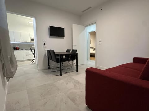 TV and multimedia, Kitchen or kitchenette, Living room, Dining area