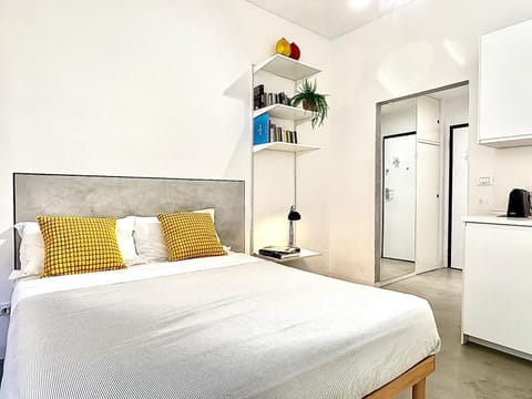 Bed, Kitchen or kitchenette, Photo of the whole room, Bedroom, wardrobe