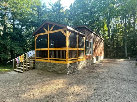 Bear Cub Cabin is a cozy 1 bedroom and loft oasis Cabin in Wisconsin