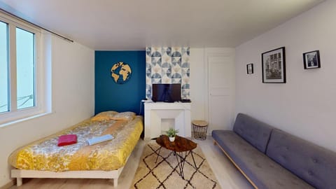 Living room, Photo of the whole room, Bedroom