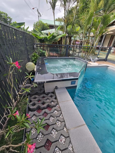 Hot Tub, Pool view