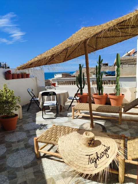 Patio, Day, Natural landscape, View (from property/room), Balcony/Terrace, Seating area, Dining area, Sea view, sunbed