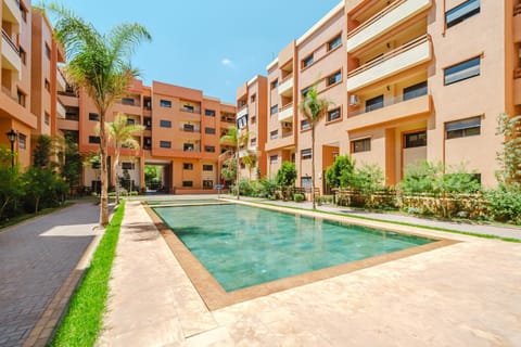 Property building, Day, Neighbourhood, Pool view, Street view, Swimming pool