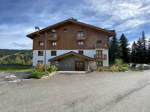 Appartement chic 6 pers avec parking aux Saisies - FR-1-809-5 Apartment in Villard-sur-Doron