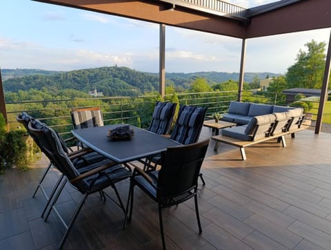 Day, Natural landscape, View (from property/room), Balcony/Terrace, Seating area, Mountain view
