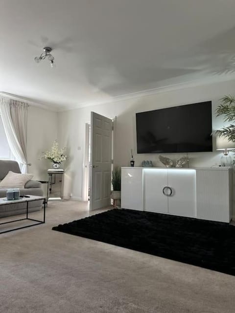 3 double bedroom spacious flat Apartment in England