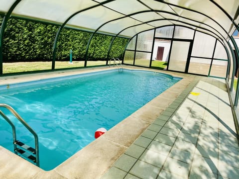 Swimming pool, Swimming pool