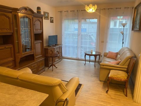 Living room, Photo of the whole room