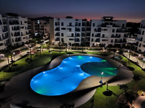 Property building, Night, Garden, Garden view, Pool view, Swimming pool, sunbed
