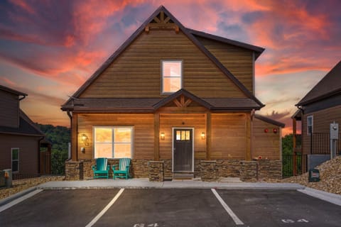 Table Rock Lake Views, Free Daily Attraction Tickets, Cmty Amenities w Pools House in Kimberling City