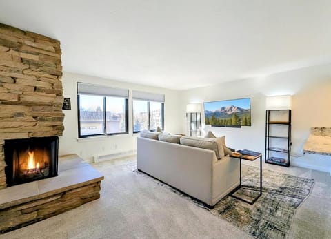 TV and multimedia, Living room, Seating area, fireplace, furniture