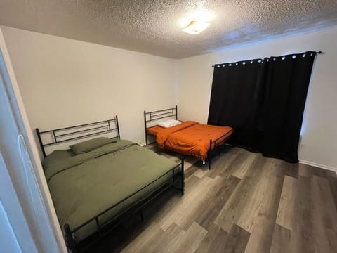 Cozy 2-Bedroom Apartment in Harvey