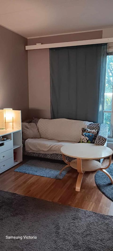 Peaceful Oasis by East Center Apartment in Helsinki