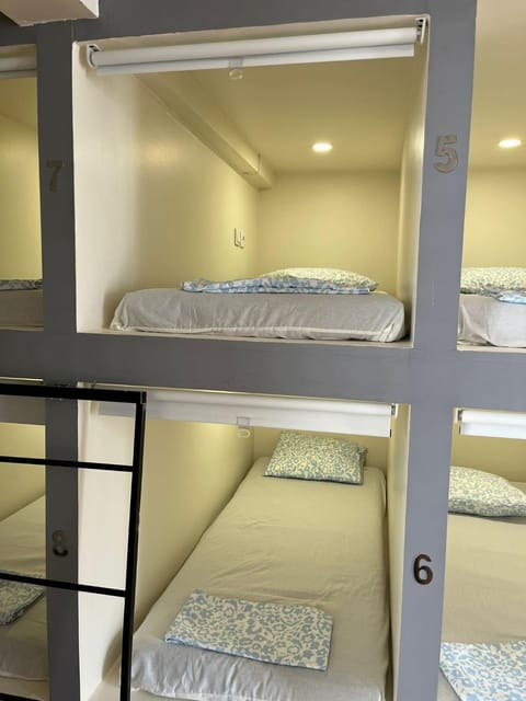 Bed, bunk bed