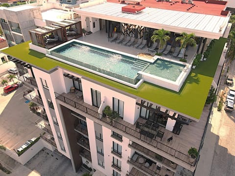 Property building, Balcony/Terrace, Pool view, Swimming pool