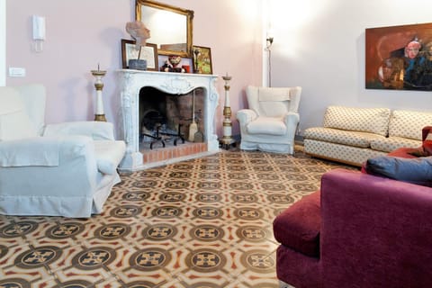 Communal lounge/ TV room