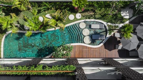 Property building, Pool view, Swimming pool, internet