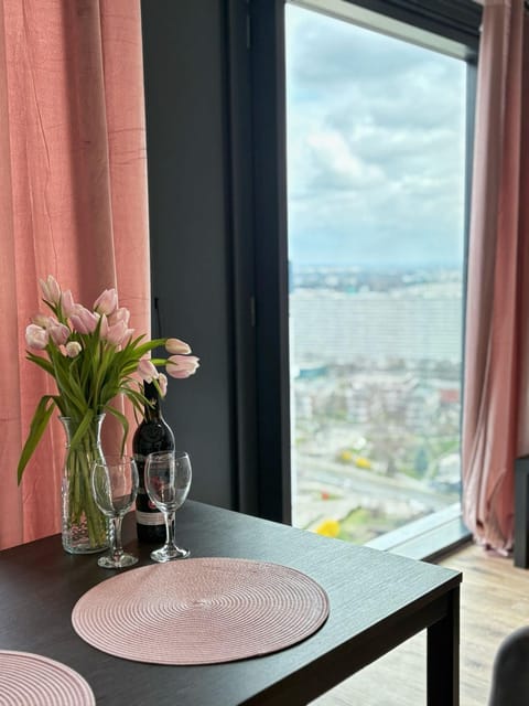 Dining area, City view