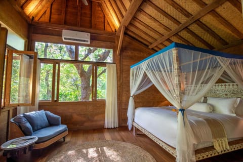 Bed, Natural landscape, Living room, Photo of the whole room, Seating area, Bedroom, air conditioner