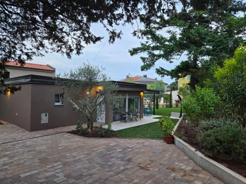 Property building, Balcony/Terrace