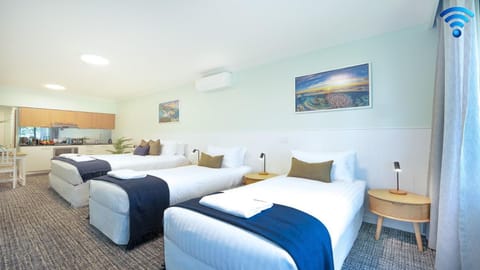 Bed, Living room, Photo of the whole room