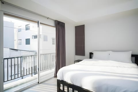 Bed, Balcony/Terrace, Photo of the whole room, Bedroom
