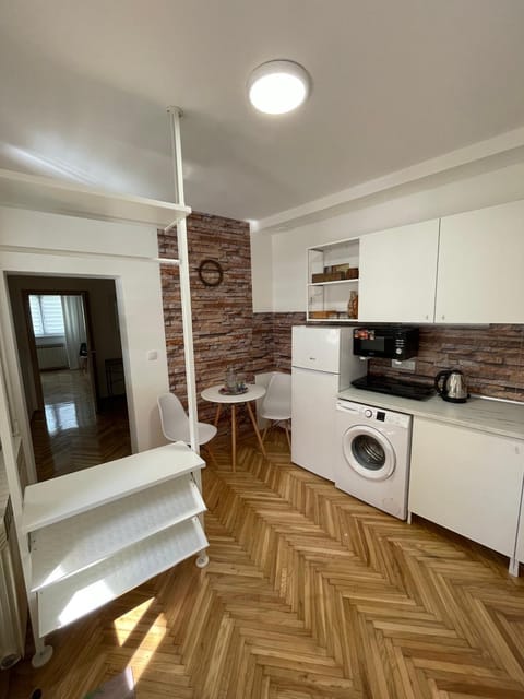 Под старой лозой Apartment hotel in Novi Sad