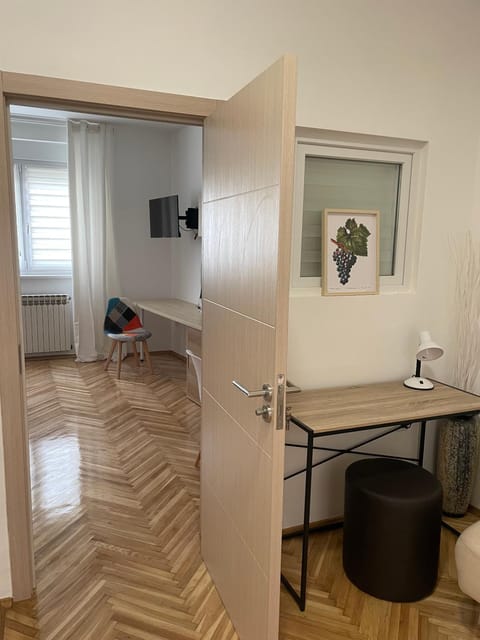 Под старой лозой Apartment hotel in Novi Sad