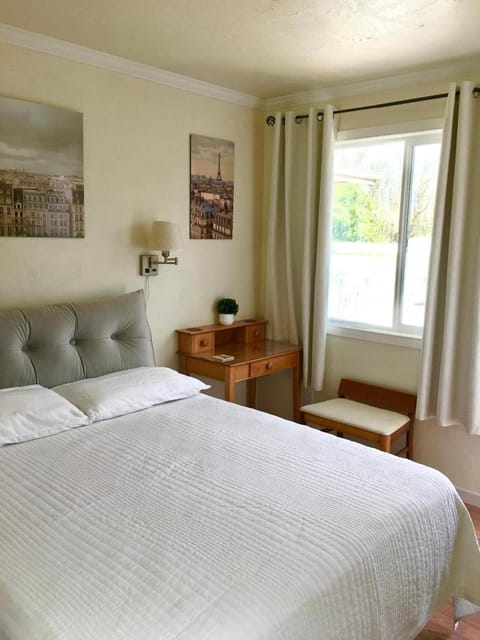 Paris Studio Apartment in Eugene