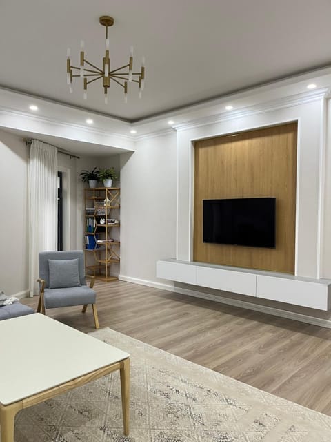 Communal lounge/ TV room, TV and multimedia, Living room, Seating area, Evening entertainment