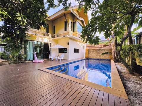 Property building, Swimming pool