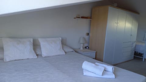 Smeralda Guest House Bed and Breakfast in La Caletta