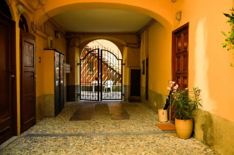 The Courtyard Retreat Apartment in Como