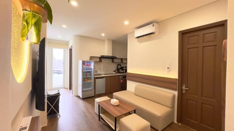 Kitchen or kitchenette, Living room, Photo of the whole room, Seating area, Dining area, air conditioner