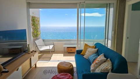Natural landscape, TV and multimedia, Balcony/Terrace, Living room, Seating area, Sea view