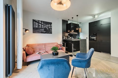 TV and multimedia, Kitchen or kitchenette, Living room, Seating area