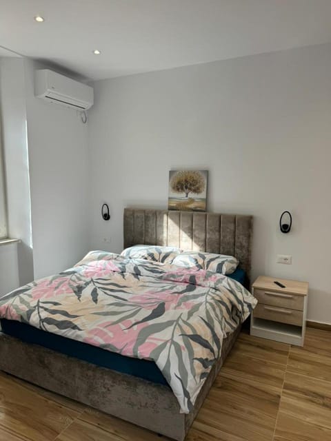 Bed, Photo of the whole room, Bedroom, towels, air conditioner