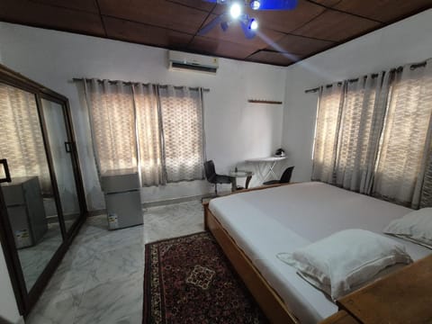 Bed, Photo of the whole room, Bedroom, air conditioner