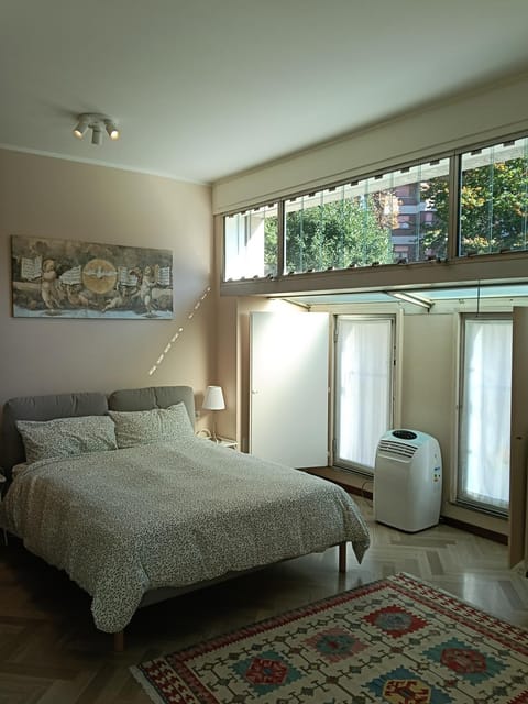 Bedroom, air conditioner