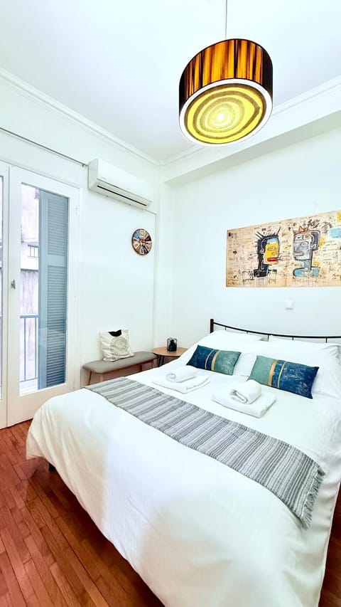 Bed, TV and multimedia, Balcony/Terrace, Balcony/Terrace, Photo of the whole room, Bedroom, flat iron, hair dryier, internet, internet, wardrobe, air conditioner, air conditioner